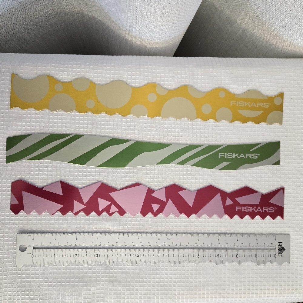Fiskars Plaid Paper Tear Edge Deckled Wave Zigzag Scalloped Paper Art Crafts